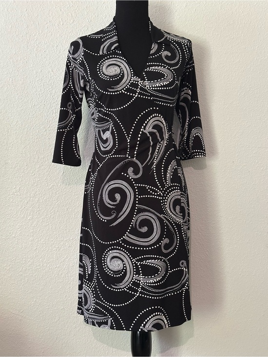 I.N. San Francisco Dresses & Skirts - I.N. San Francisco Black and White Swirl Jersey Wrap-Style Midi Dress